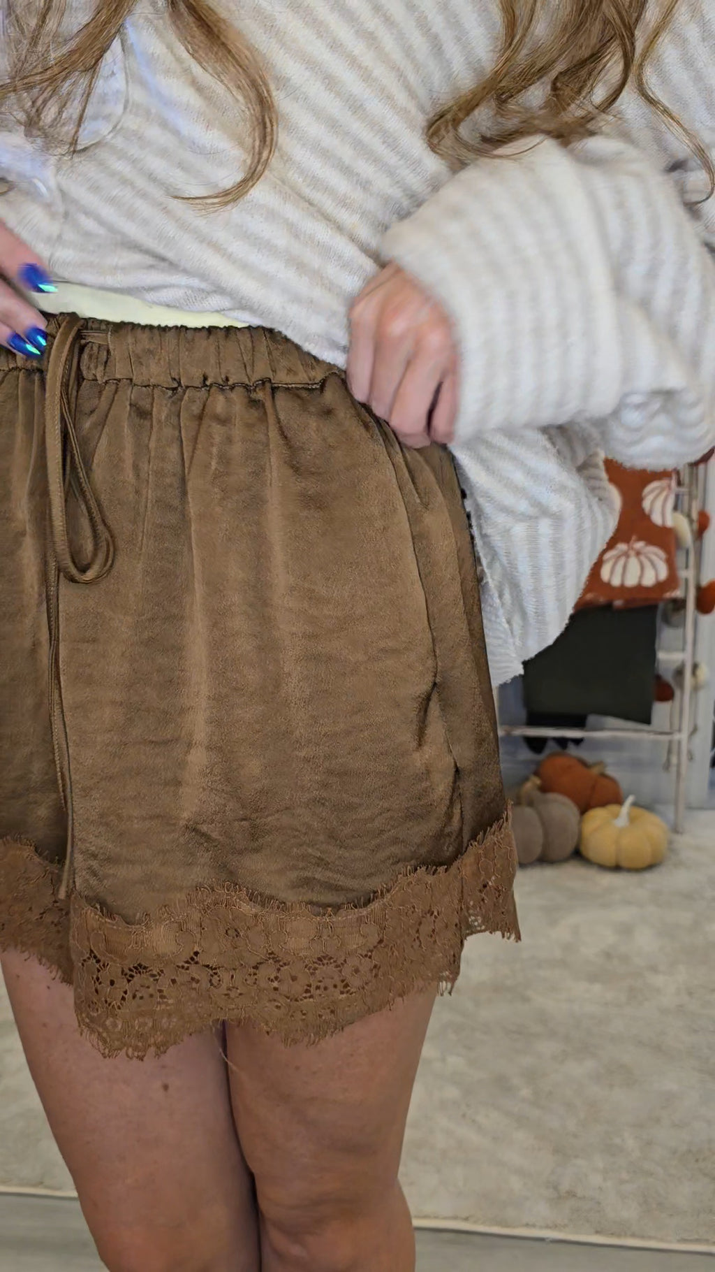 Floral Lace Trim Drawstring Waist Shorts